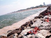 Che cosa colora il nostro mare?