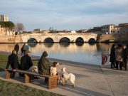 Qui Houston: anche a noi piace la Piazza sull’Acqua