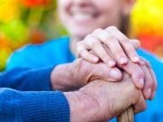 Truffe agli anziani: consigli utili per evitarle