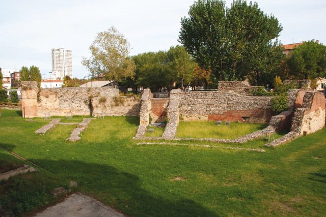 Anfiteatro-romano-rimini-02