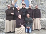 Si iniziò a Kuçova, poi Berat e Uznova