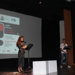 una sottile linea bianca