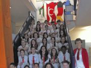 Canta che ti integri. E ti ascolta il presidente