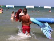 Sirena Valentina, ultime onde. Ma BoaBay galleggia ancora