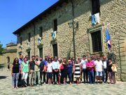 I cittadini che sfornano per il paese