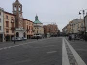 Mercati sospesi, bar, piadinerie e ristoranti chiusi nel week end. “Aperta” la consegna a domicilio