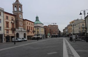 Mercati sospesi, bar, piadinerie e ristoranti chiusi nel week end. “Aperta” la consegna a domicilio