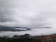 Cieli grigi in tutta la regione