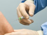 Covid, in Italia 326 mila vaccinati