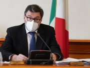Giorgetti “Porre le basi per produrre i vaccini in Italia”