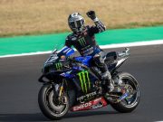 Vinales vince Gp Qatar davanti a Zarco e Bagnaia, Rossi 12°