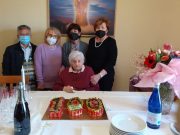 Nonna Lena spegne 10 candeline