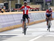 Asgreen trionfa al Giro delle Fiandre, battuto Van der Poel