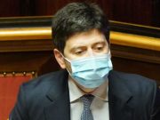 Vaccino, Speranza “Probabile terza dose dai medici di base”