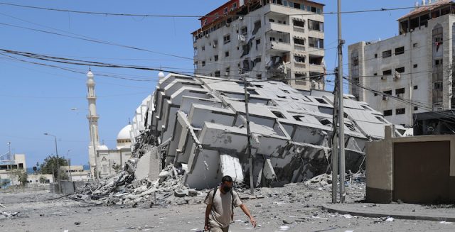 Gaza, Palestina, crolli dopo i bombardamenti israeliani