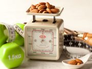 Diete estive, le mandorle alleate della linea