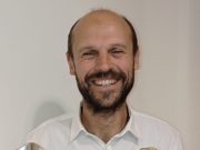 San Gau ha i Grilli nel microfono