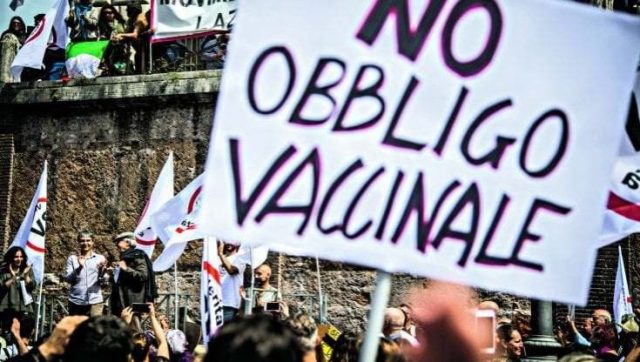 no vax manifestazione no vax