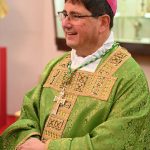 Vescovo Nicolò ride