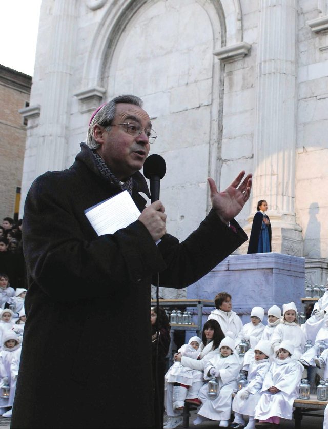 Via Crucis_Lambiasi_MonsFrancesco 2008_113 copia 2
