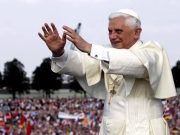 BENEDETTO XVI. Mons. Anselmi: “Una persona umile e autentica che i giovani hanno compreso e amato”