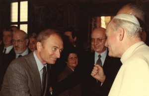 Fedele alla Chiesa, fedele al mondo