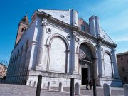 Rimini ricorda la tragedia di Lampedusa sul sagrato del Duomo