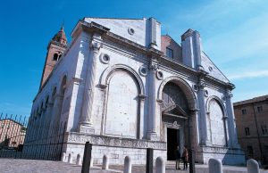 Rimini ricorda la tragedia di Lampedusa sul sagrato del Duomo