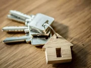 Casa, l’emergenza è permanente