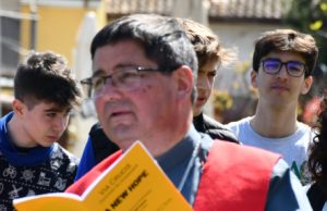 Il Vescovo Nicolò e la Via Crucis per la pace