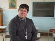 Il Vescovo Nicolò saluta il mondo della scuola