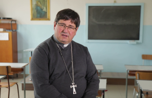 Il Vescovo Nicolò saluta il mondo della scuola