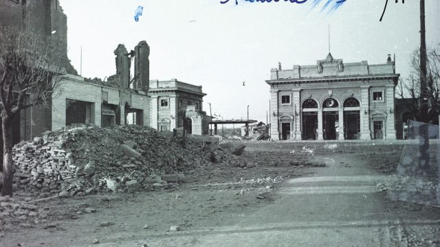 Stazione Rimini bombardata