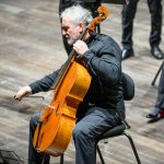 Il violoncellista Mario Brunello – Ph Riccardo Gallini