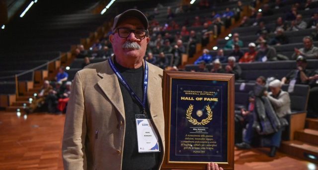 mike-romano-entra-nella-storia-e-nella-hall-of-fame-del-baseball