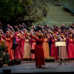 Corone insieme e coreografia