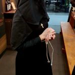 Fiera finte religiose tagliata