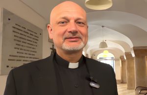 Piotr, un padre per i fedeli di lingua ebraica