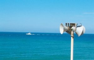 Publiphono, si spegne la voce della spiaggia?