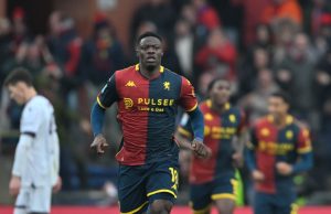 Il Genoa batte 2-1 il Sassuolo nel finale e vede la salvezza