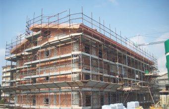 DALLE VILLETTE AI CONDOMINI SE IL “BONUS CEMENTOˮ SOFFOCA LA CITTÀ