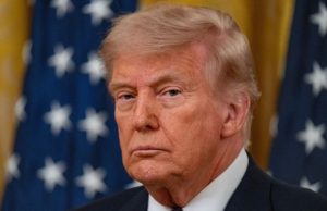 Iran, Trump “Negoziate le linee generali di un accordo. Lo Stretto di Hormuz verrà riaperto”