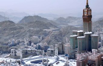 Arabia Saudita, completato il trasferimento dei pellegrini ad Arafat per l’Hajj