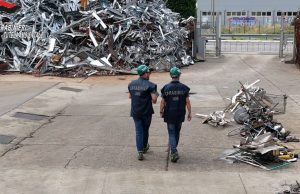 Traffico di rifiuti verso il Pakistan, sequestri e perquisizioni nel bresciano