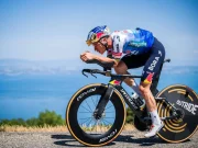 Evenepoel fa il bis nella crono, Pogacar 2° e sempre in giallo al Tour
