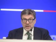 Giorgetti “Sconto solo sul gasolio di 17 centesimi fino al 6 agosto”
