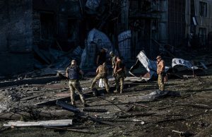 Notte di attacchi incrociati tra Mosca e Ucraina, morti e feriti A Zaporizhzhia
