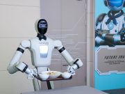 La Cina studia “100 standard” da applicare alla produzione di robot umanoidi