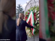 Meloni ad Amatrice “Grazie per l’accoglienza”, un anziano si commuove
