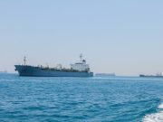 Petroliera colpita da tre proiettili nello Stretto di Hormuz, nessuna vittima